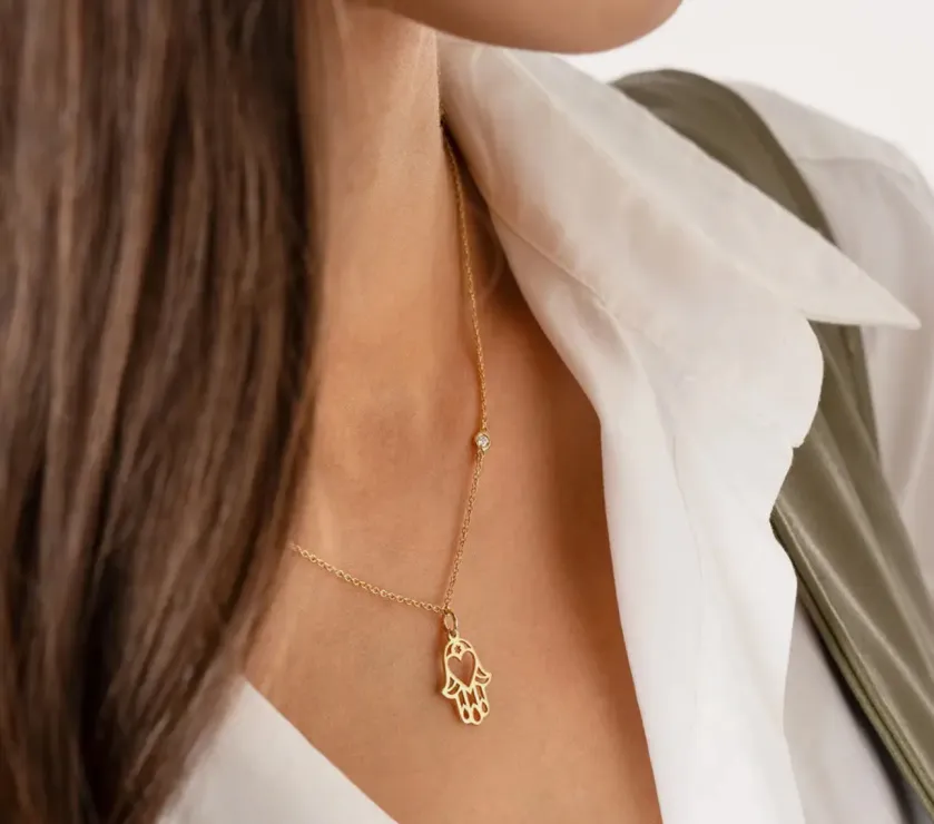 Cut Out Hamsa Necklace Diamond in 14KYG